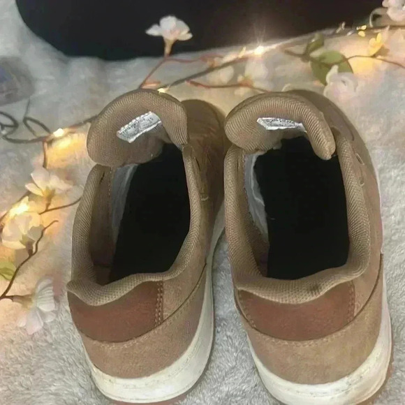 Gently used boys best shoes, size 3 - Picture 4 of 10